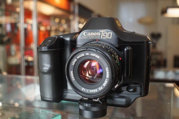 Canon T90 + nFD 50mm f/1.8 lens