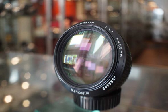 Minolta MC Rokkor 85mm f/1.7 + Hood