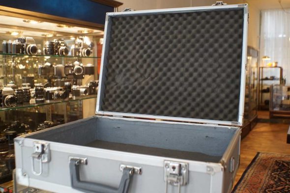 Mamiya aluminum flight case (for RZ67 camera)