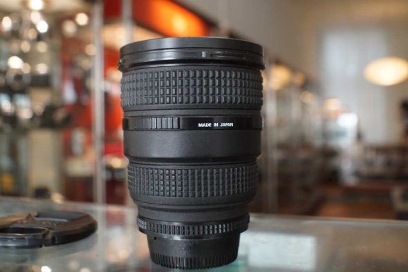Nikon AF Zoom-Nikkor 20-35mm F/2.8D lens, worn, boxed