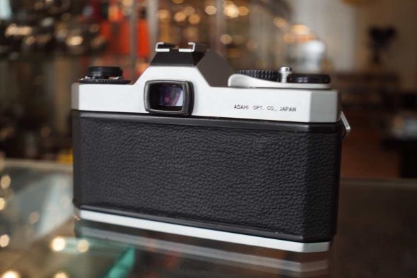 Pentax Spotmatic F + SMC Takumar 55mm F/1.8 lens kit