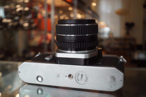 Pentax Spotmatic F + SMC Takumar 55mm F/1.8 lens kit