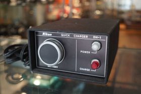 Nikon Quick charger DH-1, collectors item