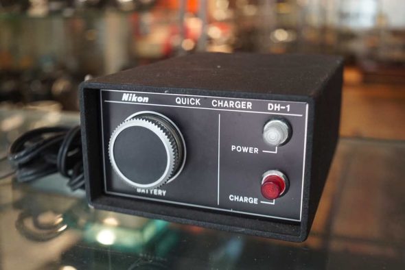Nikon Quick charger DH-1, collectors item