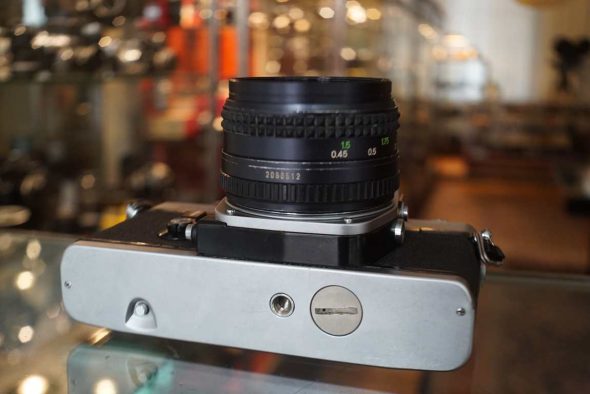 Minolta XE-5 + 50mm F/1.7 MD Rokkor lens