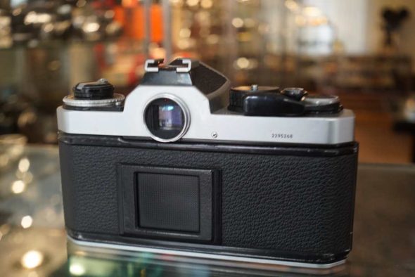 Nikon FE2 body chrome, issues, boxed, OUTLET