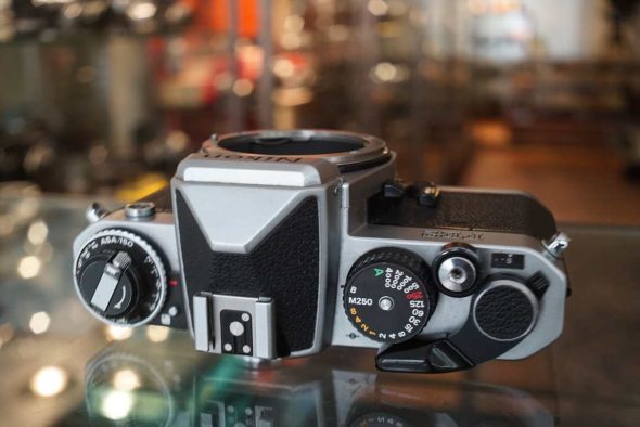 Nikon FE2 body chrome, issues, boxed, OUTLET