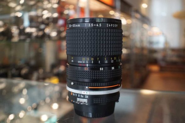 Nikon Zoom-Nikkor 28-85mm F/3.5-4.5 AI-S zoomlens