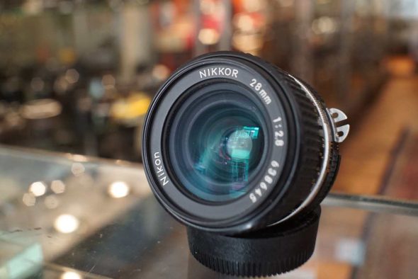 Nikon Nikkor 28mm F/2.8 AIS CRC lens
