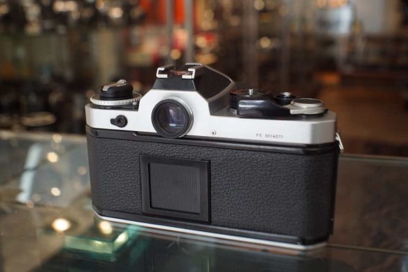 Nikon FE chrome + Zoom-Nikkor 35-105mm f/3.5-4.5 AIS kit