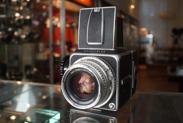 Hasselblad 500C kit + Zeiss Planar 80mm f/2.8 C Chrome