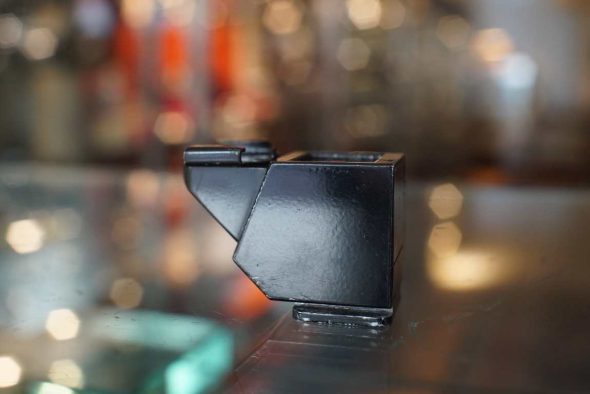 E. Leitz Wetzlar AUFSU black paint waist level finder
