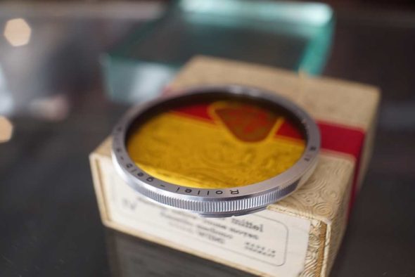 Rolleiflex VIIMI Medium yellow contrast filter for Bay IV (wide angle rolleiflex), boxed
