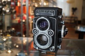 Rolleiflex 3.5F TLR camera with CZ Planar 75/3.5 lens