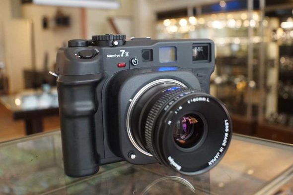 Mamiya 7II matte black + 80mm F/4 L lens, in kit box