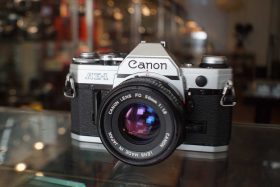 Canon AE-1 + nFD 50mm f/1.8 lens kit