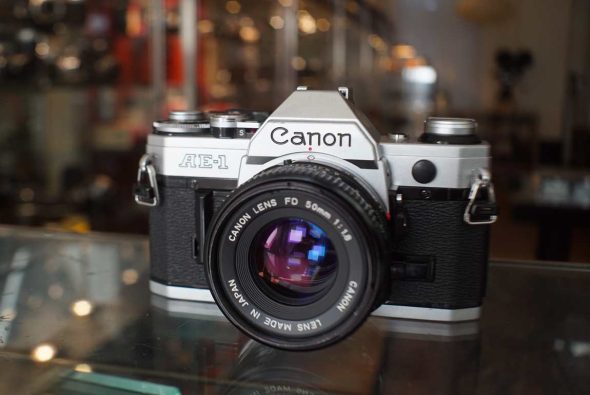 Canon AE-1 + nFD 50mm f/1.8 lens kit
