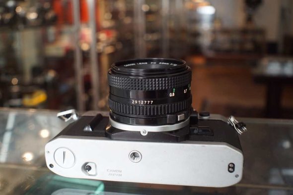 Canon AE-1 + nFD 50mm f/1.8 lens kit