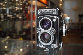 Rolleiflex 3.5E TLR w/ Planar lens