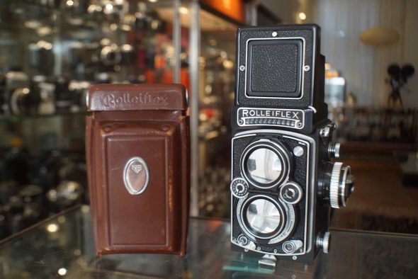 Rolleiflex 3.5E TLR w/ Planar lens
