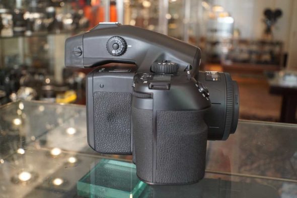 Mamiya 645AFDII + AF 80mm F/2.8 and HM401 film back kit