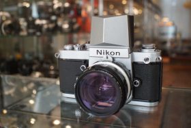 Nikon F2 silver + DA-1 finder + Nikkor 3.5 / 28mm, collectible