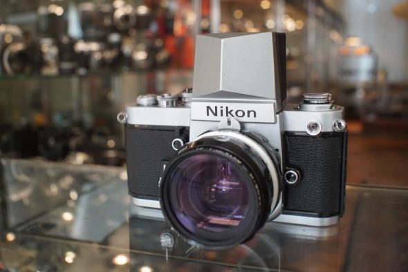 Nikon F2 silver + DA-1 finder + Nikkor 3.5 / 28mm, collectible
