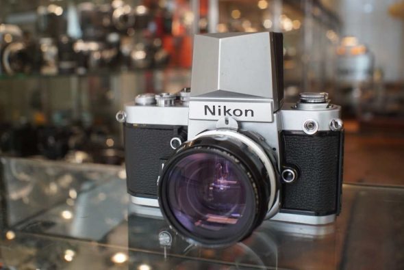 Nikon F2 silver + DA-1 finder + Nikkor 3.5 / 28mm, collectible