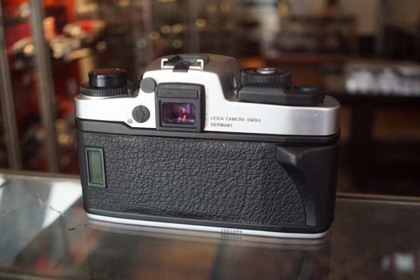 Leica R6.2 body chrome, shutter issue, partly usable