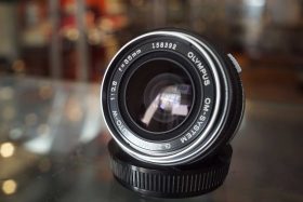 Olympus G.Zuiko Auto-W 35mm F/2.8 OM lens