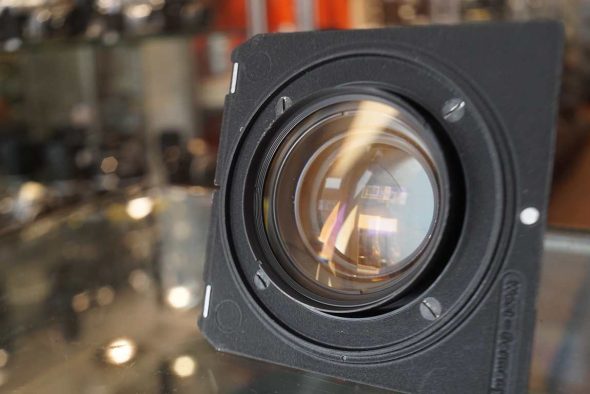 Carl Zeiss Planar 135mm F/3.5 lens in Compur shutter on Linhof board