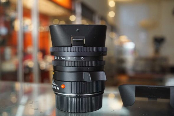Leica 11874 Summilux-M 35mm F/1.4 ASPH. E46 + 12589 A49 lenshood