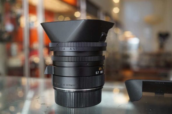 Leica 11874 Summilux-M 35mm F/1.4 ASPH. E46 + 12589 A49 lenshood