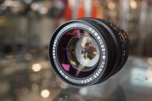 Leica 11874 Summilux-M 35mm F/1.4 ASPH. E46 + 12589 A49 lenshood
