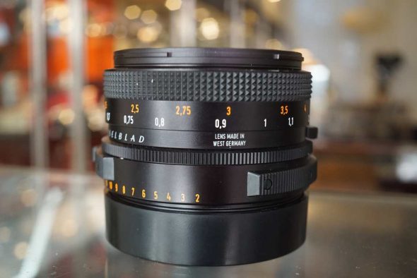 Carl Zeiss Planar 80mm F/2.8 T* FE blue line lens