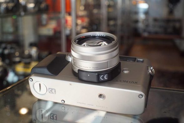 Contax G2 + 45mm F/2 Planar T* kit, boxed