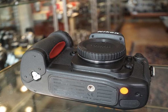 Nikon F100 SLR, boxed