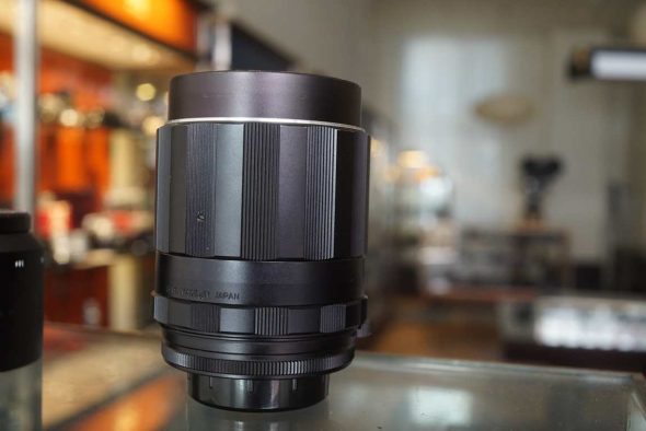 Pentax SMC Takumar 135mm F/2.5 portrait lens, M42 mount