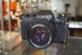 Contax Carl Zeiss Planar 50mm 1:1.7 (on 139Q body)