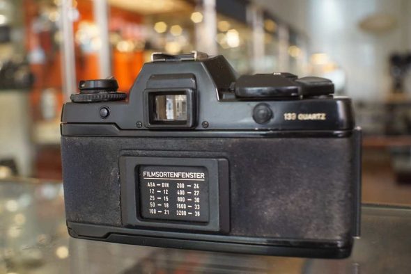 Contax Carl Zeiss Planar 50mm 1:1.7 (on 139Q body)