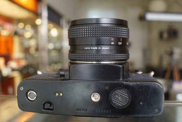 Contax Carl Zeiss Planar 50mm 1:1.7 (on 139Q body)