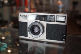 Nikon 35Ti w/ Nikkor 35mm f/2.8 lens