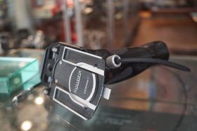 Pistol grip for Rolleiflex TLR with cable release