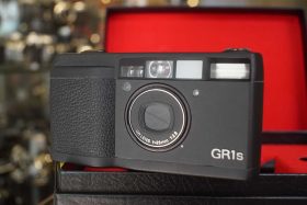 Ricoh GR1s point and shoot, boxed, LCD issue