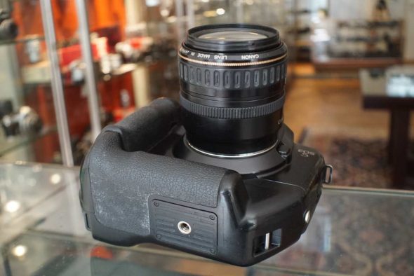 Canon EOS 5 w/ VG10 + 28-105mm