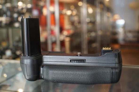 Nikon MB-15 battery grip for F100, boxed